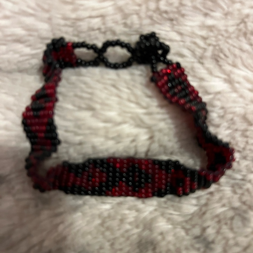 Red and Black Beaded Bracelet - Picture 2 of 3